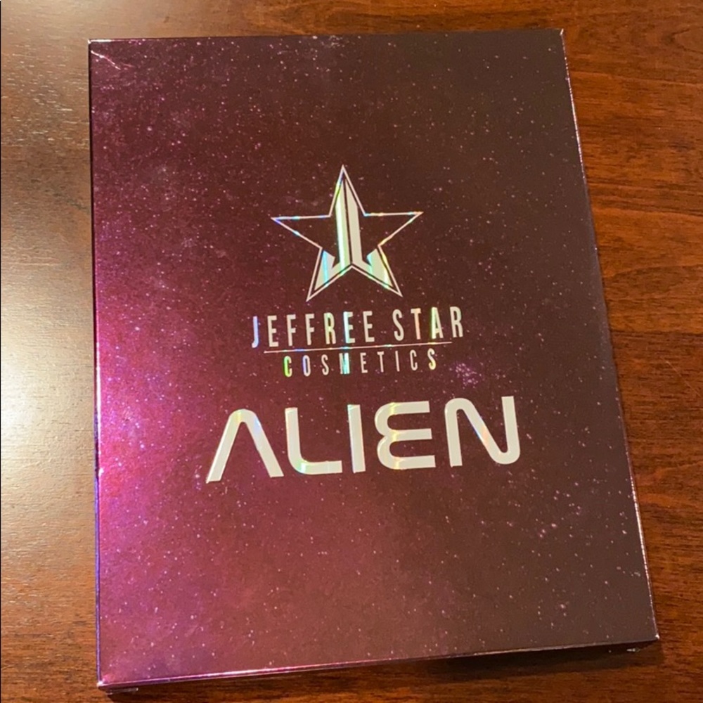 Jeffree Star Alien Eyeshadow Palette